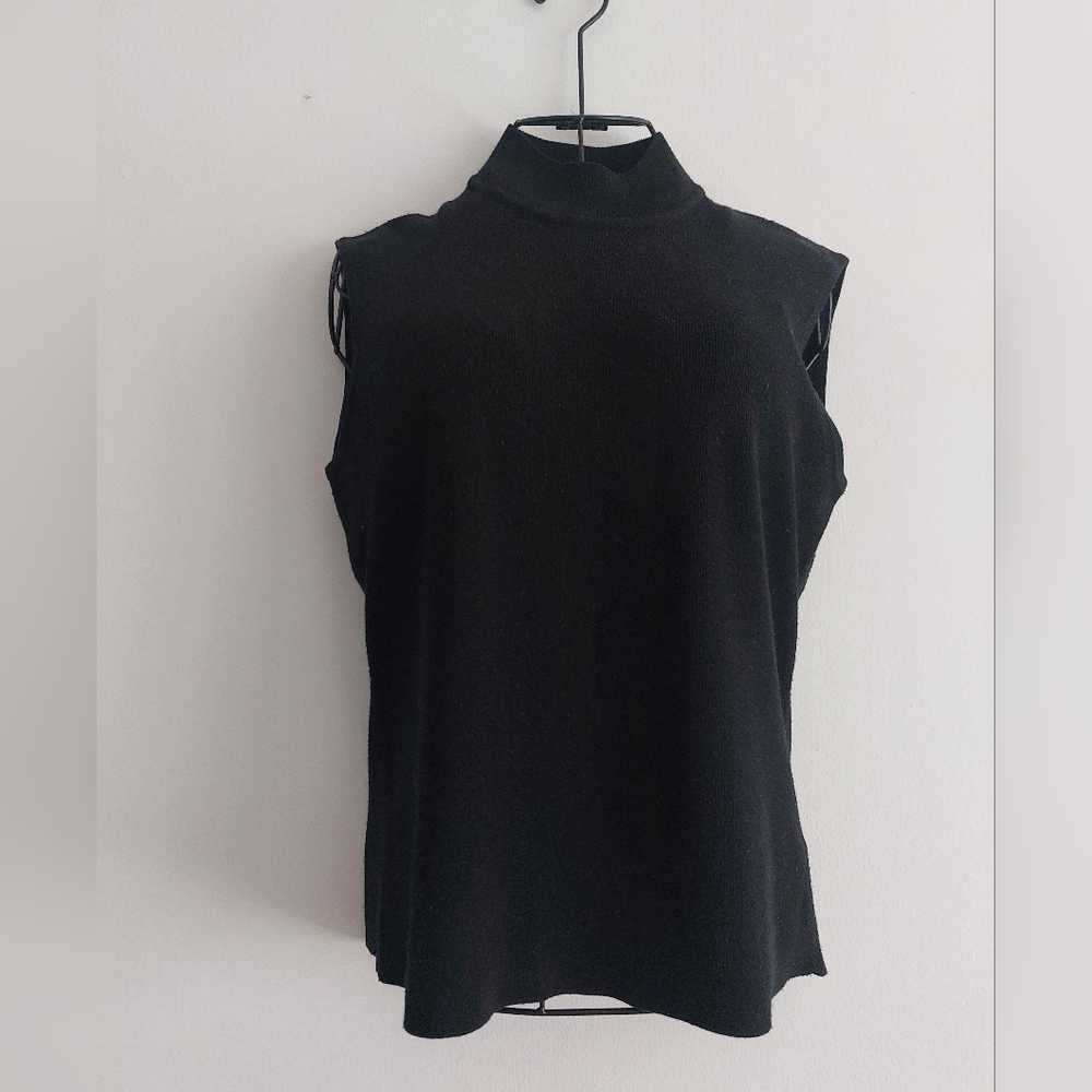 Jones Wear Black Knit Turtleneck